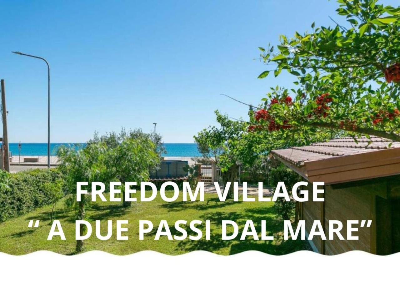 Freedom Village Soverato Marina Exterior foto